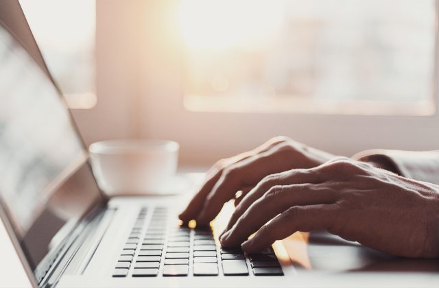 Przebodźcowanie w pracy – jak sobie z nim radzić?