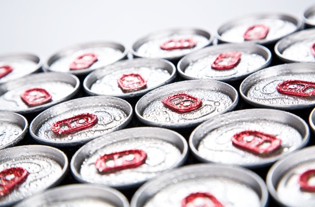 Napój energetyczny w trakcie wysiłku? Nigdy tego nie rób!