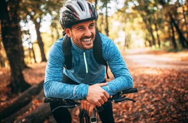 Sport jesienią – jak aktywnie spędzać czas w chłodne dni?